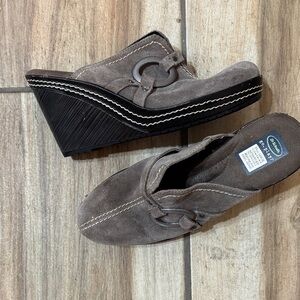 Dr. Scholl's Gray Suede Wedge Mules